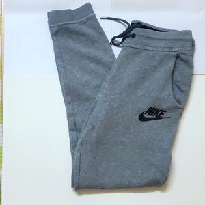 NWOT Nike women's Sweatpants